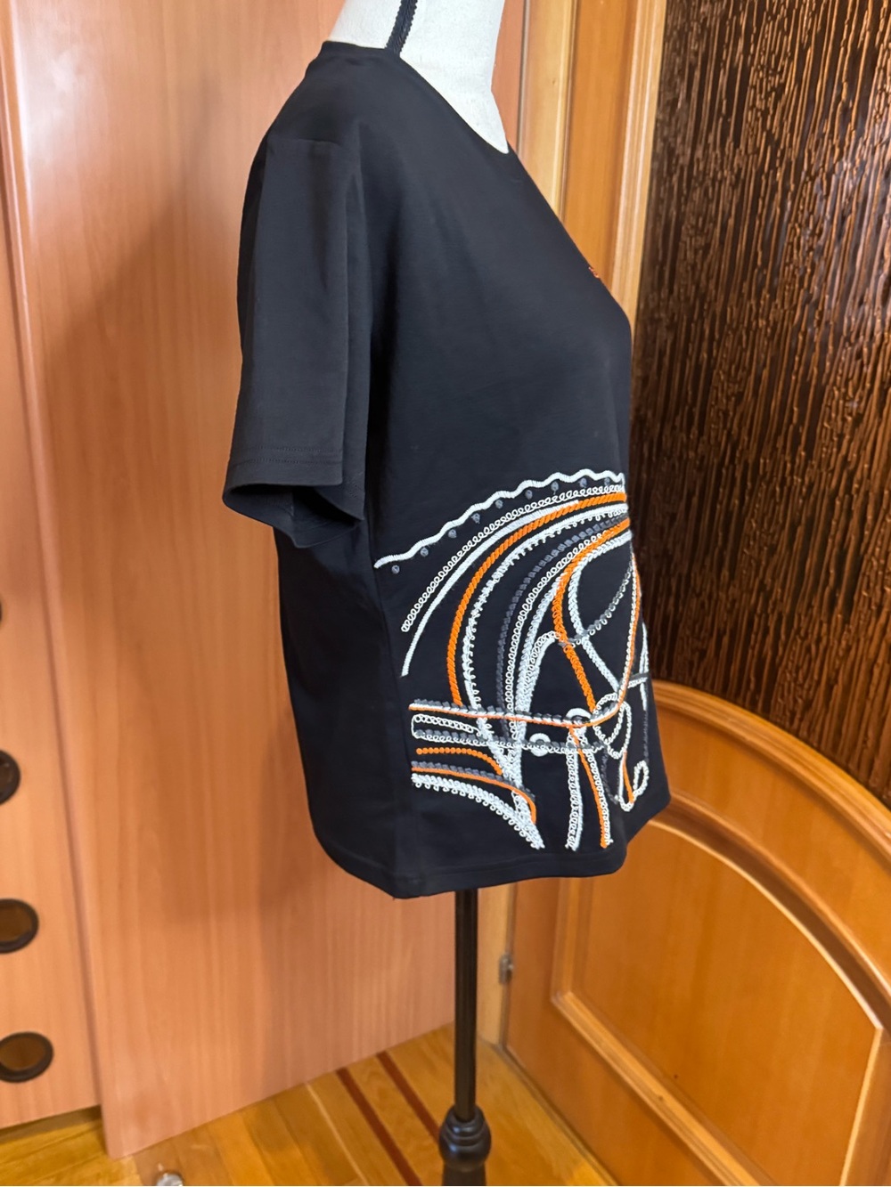 Hermes Black Short Sleeve cotton Tee with Orange & White Embroidery Sz L - Picture 15 of 16